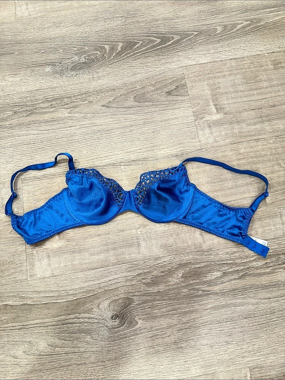 Blue Lace Underwire Bra Like New